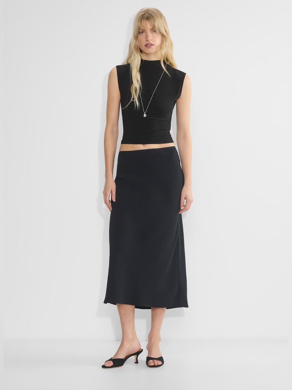 Aritzia Wilfred Smooth Matter Botanist Tank Top Mock Neck⁠ Black Size L - Picture 2 of 11